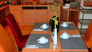 Daily buffet breakfast for a fee - Ariva Boardinghouse Platanenhof (Mannheim)