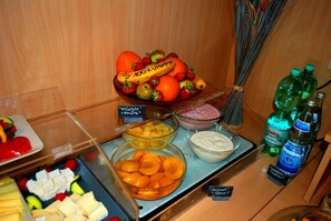 Morgenmadsbuffet hver dag (15 EUR pr. person)