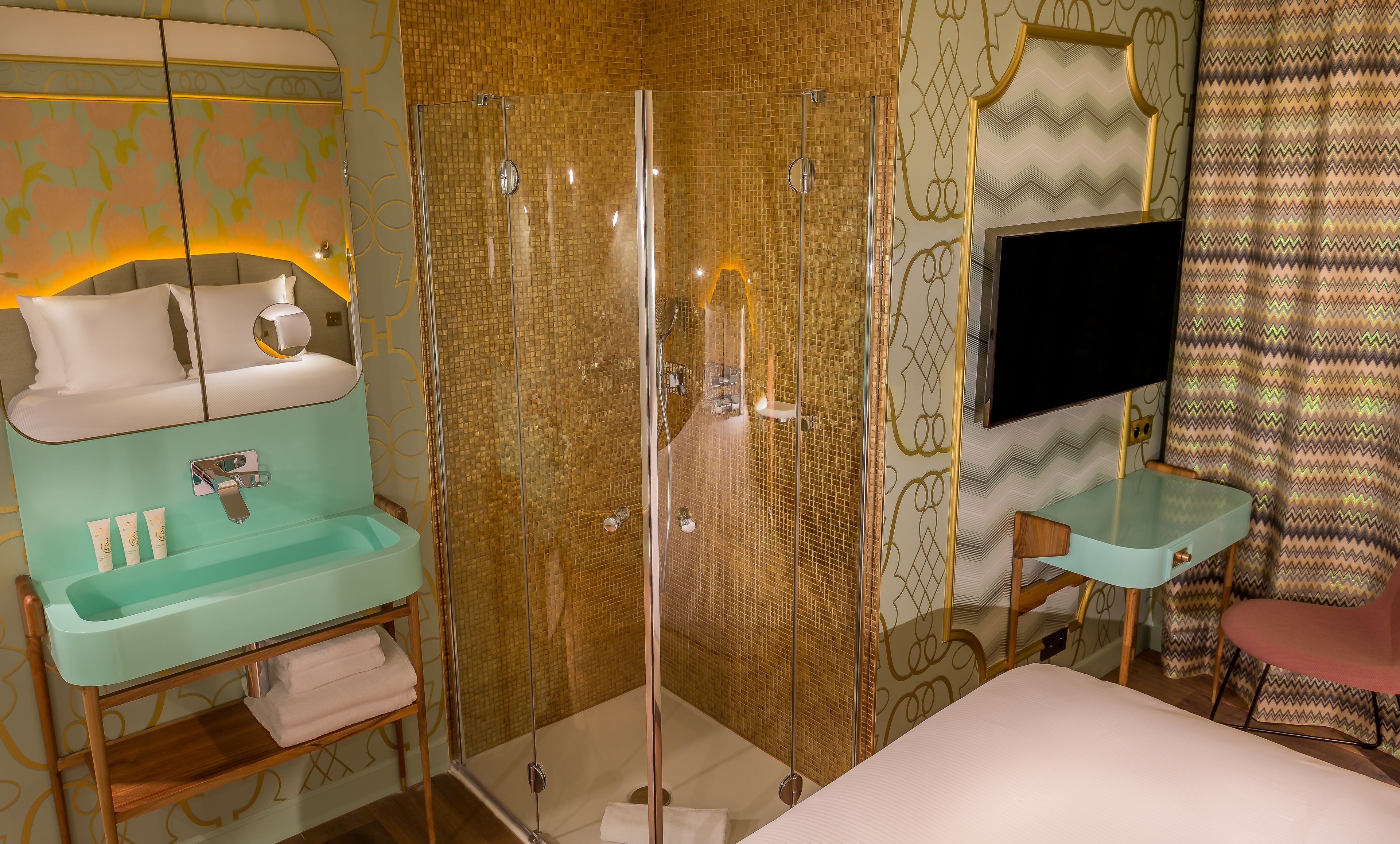 double room, connecting rooms (joy & lady soul) | bathroom shower