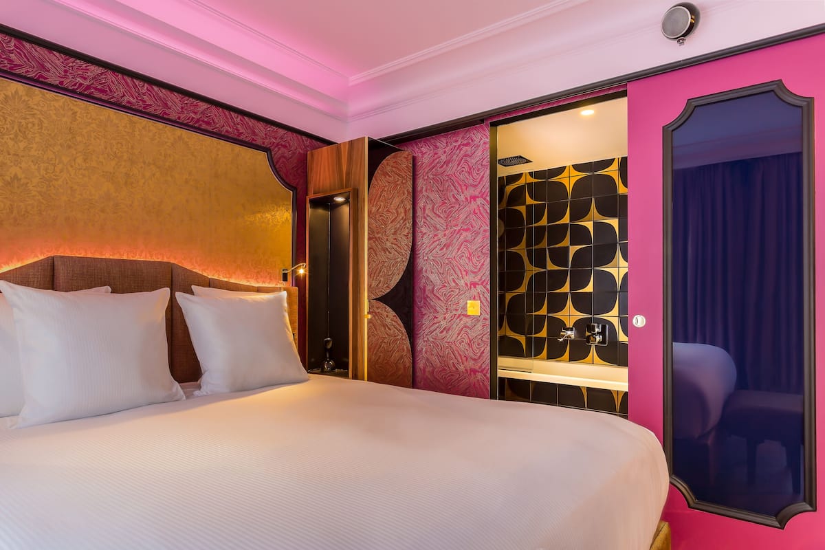 1 bedroom, premium bedding, minibar, in-room safe