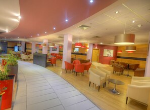 Lobby sitting area - The Preluna Hotel (Sliema)