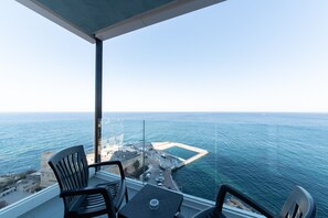 Superior Room, Sea View (Balcony) | Minibar, in-room safe, desk, laptop workspace