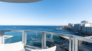 Minibar, in-room safe, desk, laptop workspace