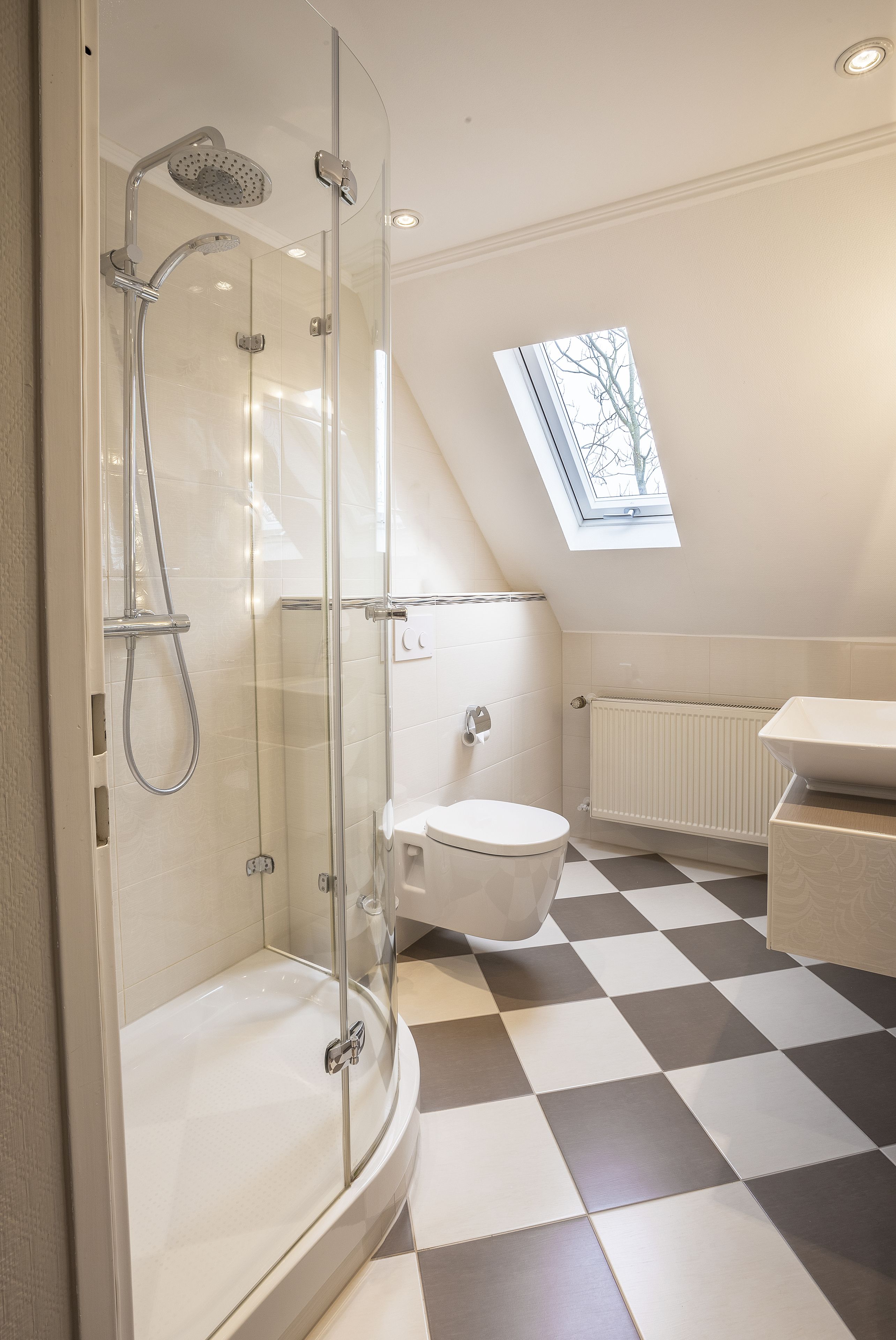 standard double or twin room | bathroom | free toiletries, hair dryer, bathrobes, slippers