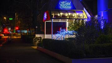 Fasade – kveld/natt