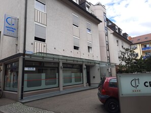 Self-parking (surcharge) 15 per day - Central Hotel (Freiburg im Breisgau)