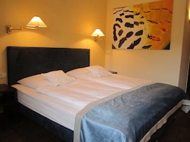 Ropa de cama hipoalergénica y minibar