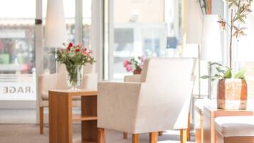 Área de estar no saguão