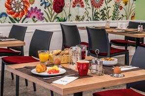 Daily buffet breakfast (EUR 21 per person)