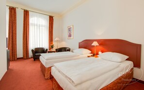 Hypo-allergenic bedding, pillow-top beds, minibar, in-room safe - Akzent Am Goldenen Strauss (Goerlitz)