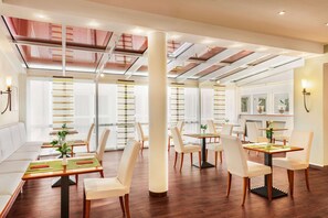 Dining - Amedia Frankfurt Russelsheim Trademark Collection by Wyndham (Ruesselsheim)