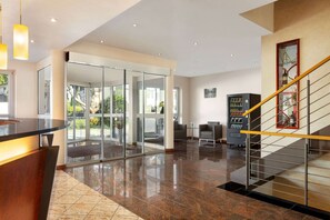 Lobby - Amedia Frankfurt Russelsheim Trademark Collection by Wyndham (Ruesselsheim)