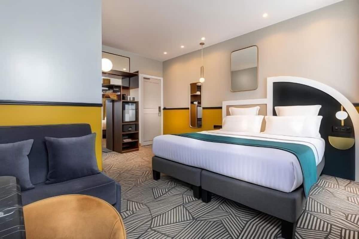 Minibar (some free items), in-room safe, desk, soundproofing