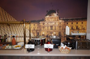 Daily buffet breakfast for a fee - Hôtel Elysa - Luxembourg (Paris)