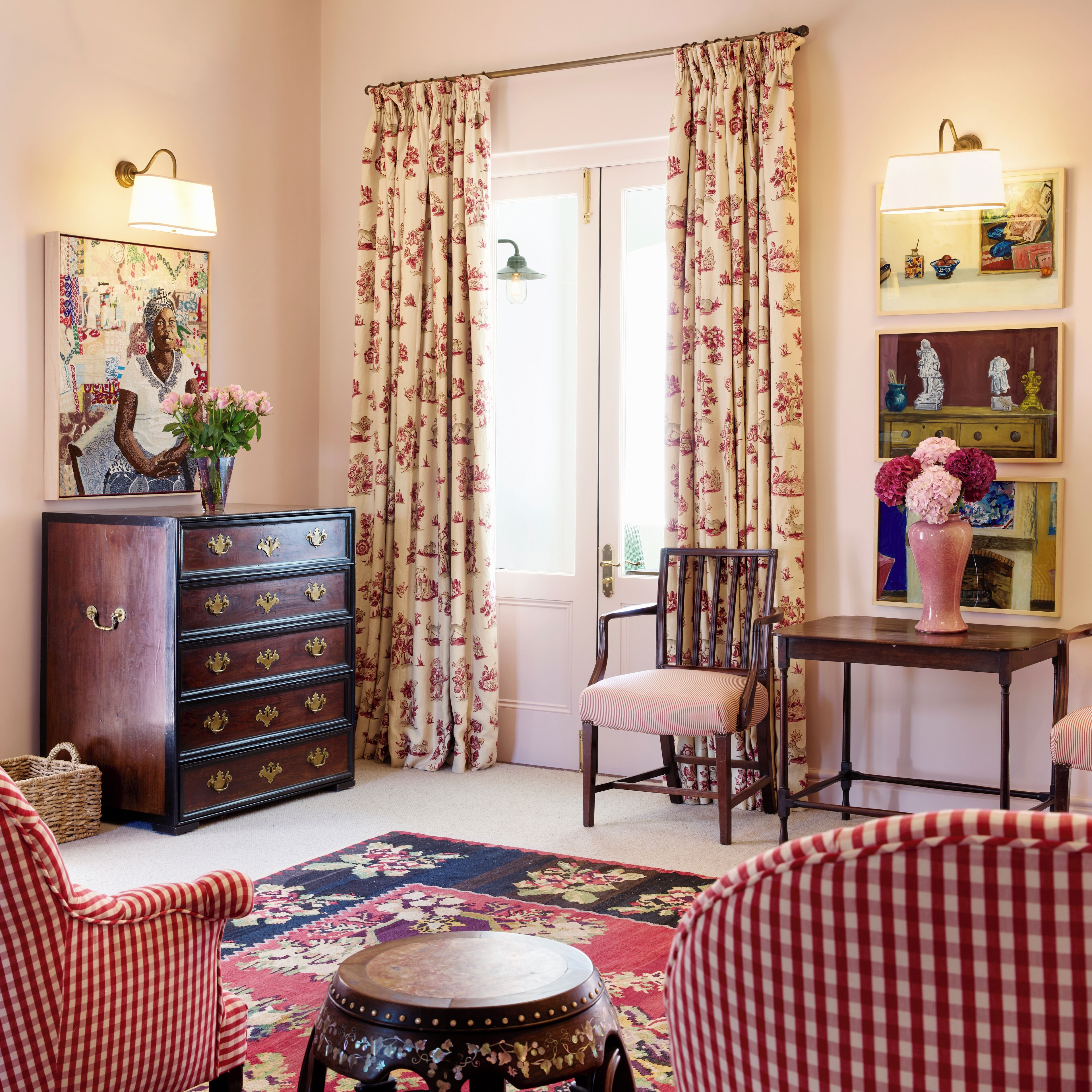 cape chestnut suite | living area | 42-inch tv with cable channels, fireplace