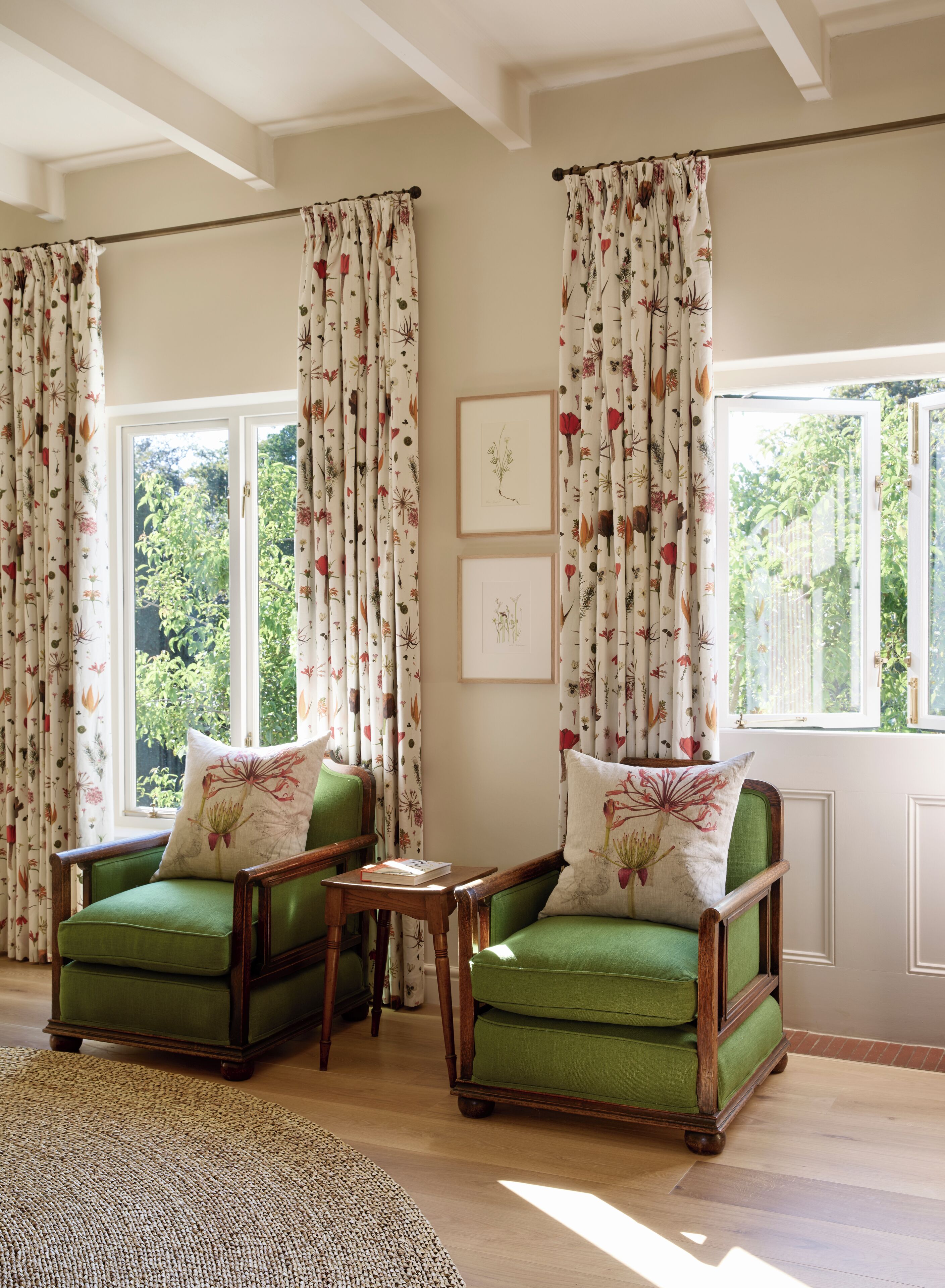 Ropa de cama de alta calidad y minibar 