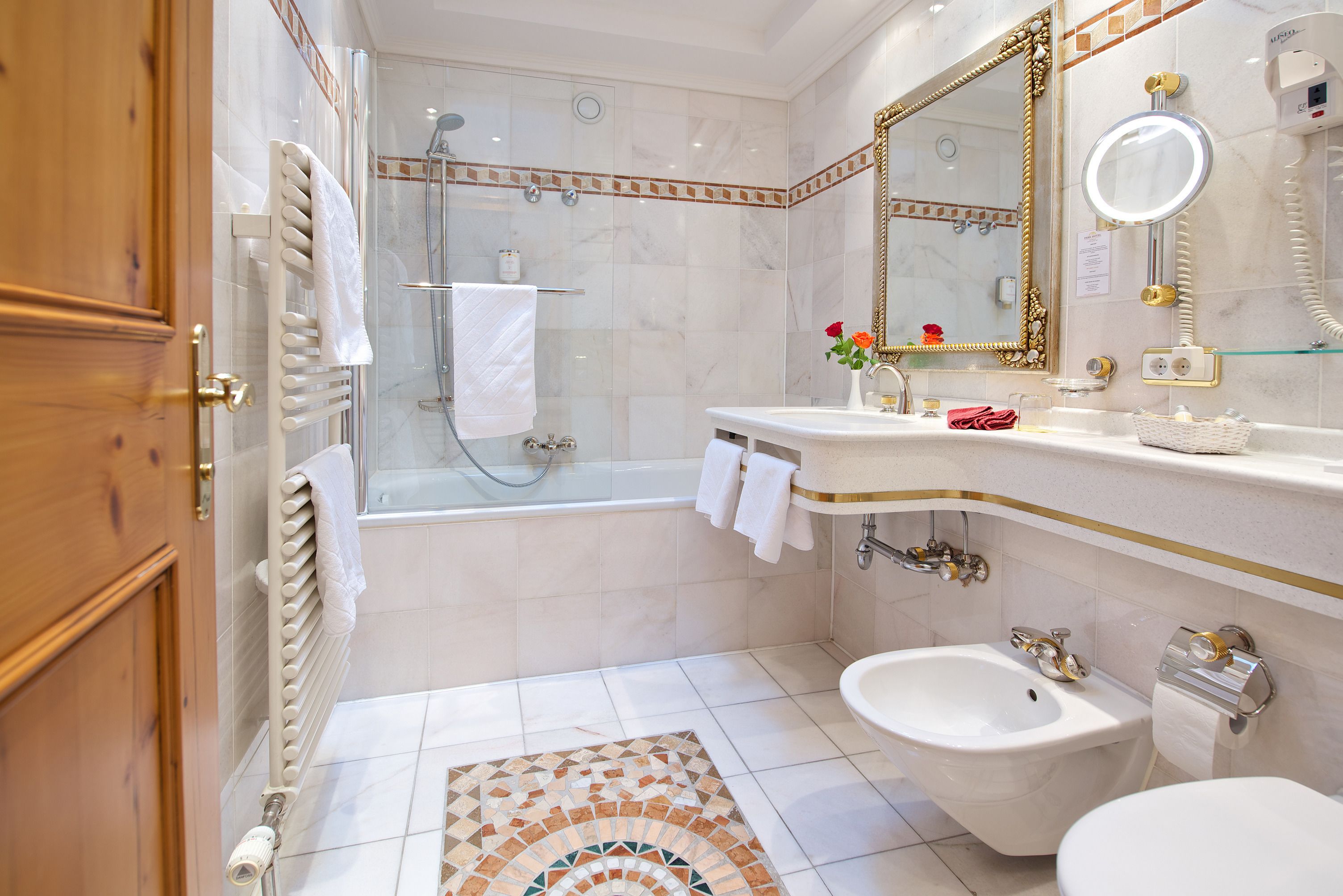 suite, balcony | bathroom | shower, hair dryer, towels