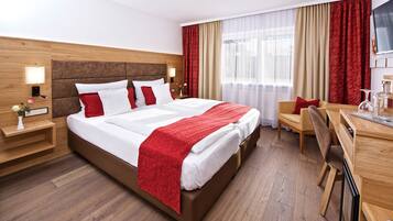 Superior-Doppelzimmer | Allergikerbettwaren, kostenlose Minibar, Zimmersafe, Schreibtisch
