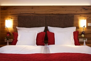 1 bedroom, hypo-allergenic bedding, free minibar, in-room safe