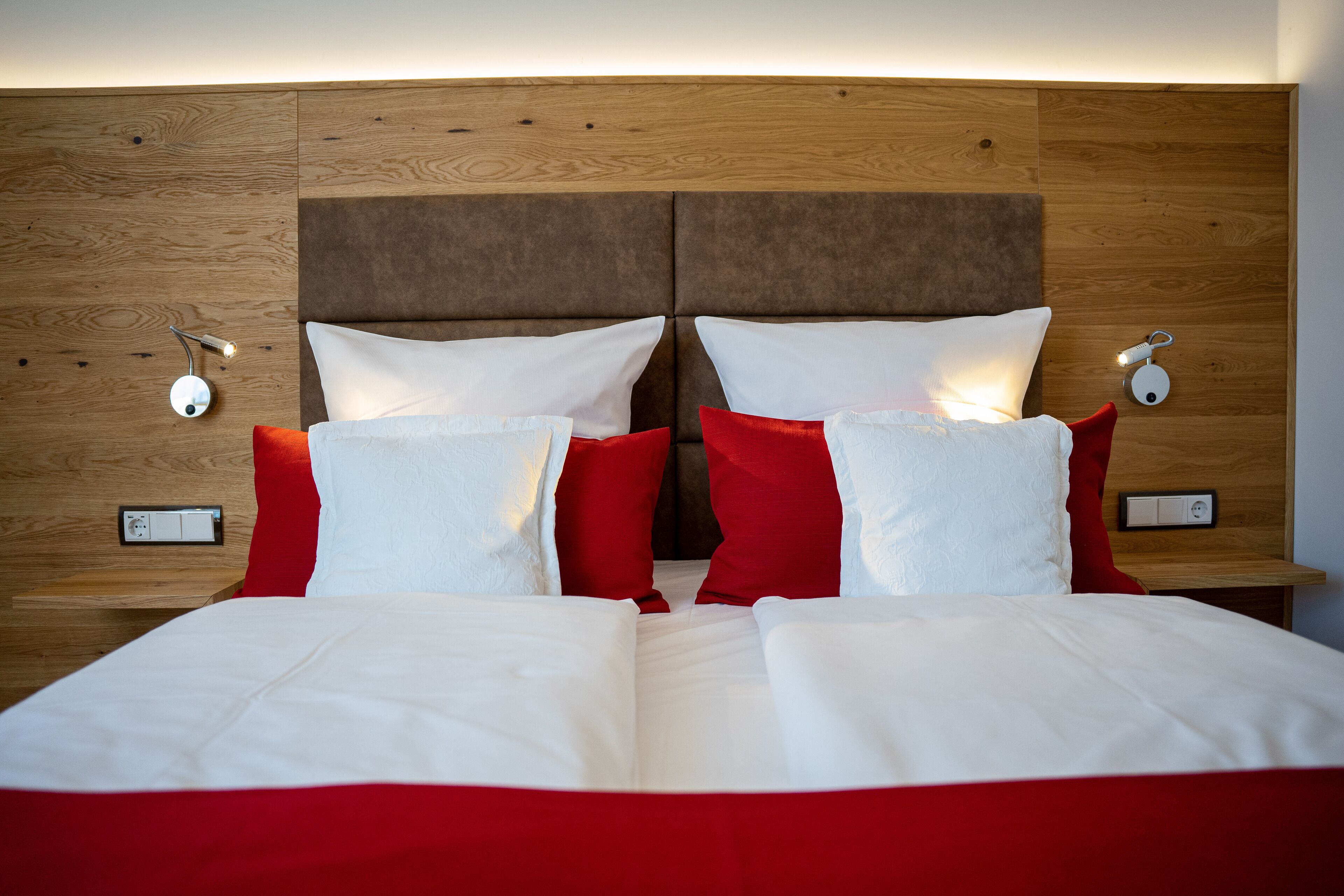 1 bedroom, hypo-allergenic bedding, free minibar, in-room safe