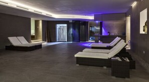 Sauna, hot tub, steam room, Turkish bath/hammam, body treatments