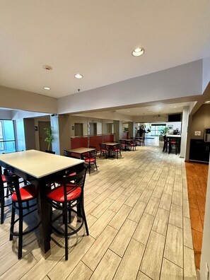Dining - Ramada by Wyndham Glendale Heights/Lombard (Glendale Heights)