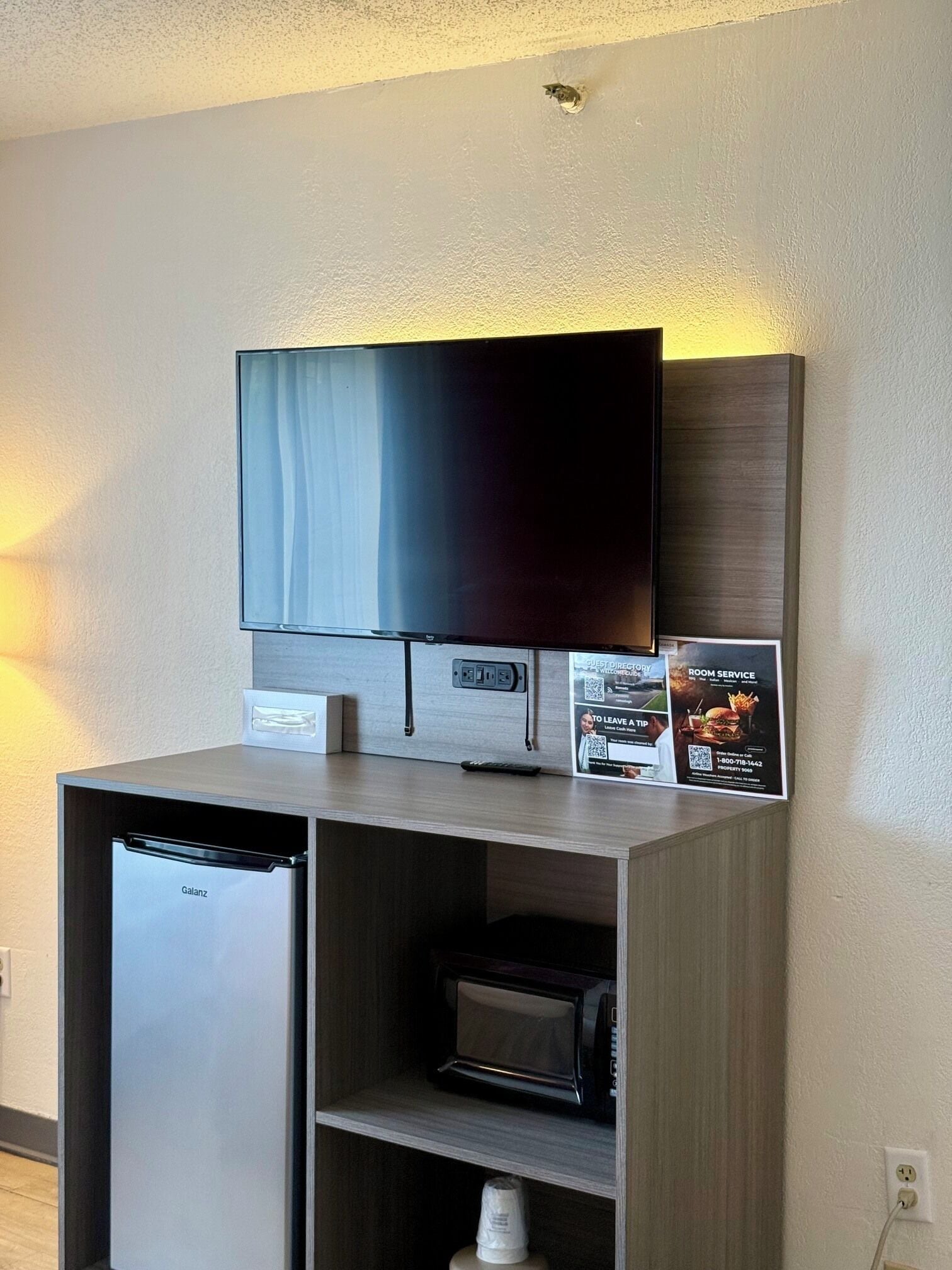 Photo - Ramada by Wyndham Glendale Heights/Lombard