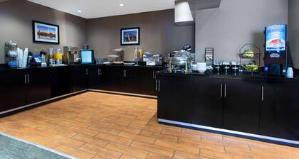 Ramada by Wyndham Glendale Heights/Lombard