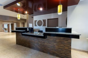 Lobby - Ramada by Wyndham Glendale Heights/Lombard (Glendale Heights)