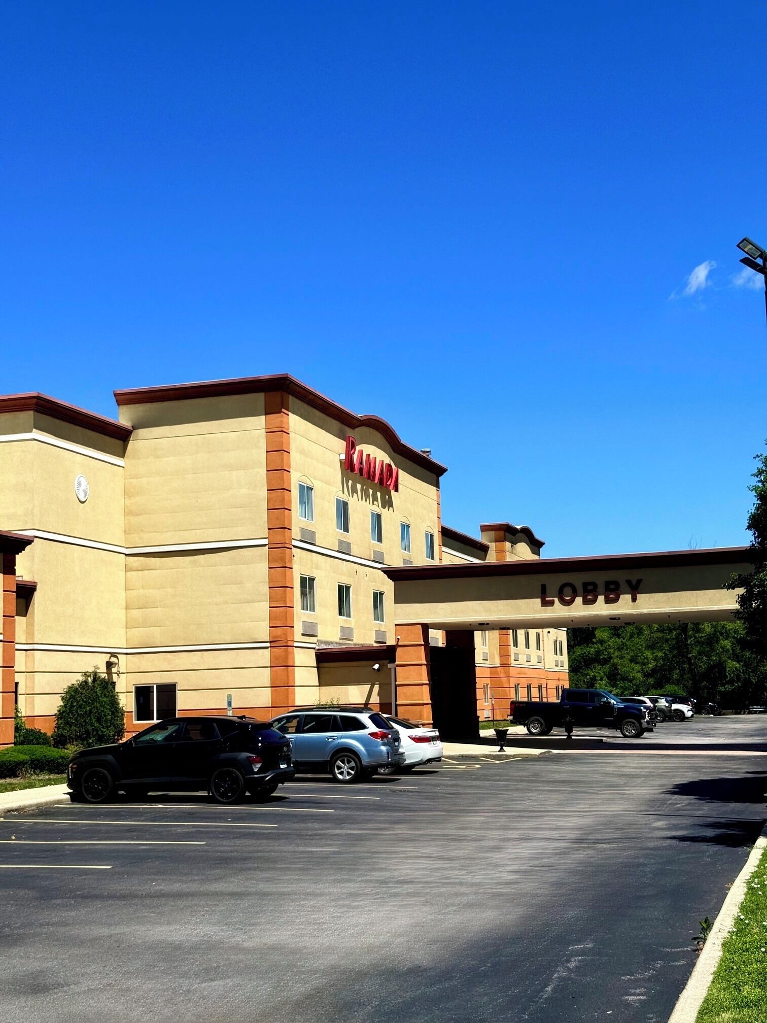 Photo - Ramada by Wyndham Glendale Heights/Lombard
