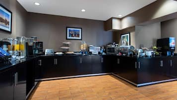 Free daily continental breakfast