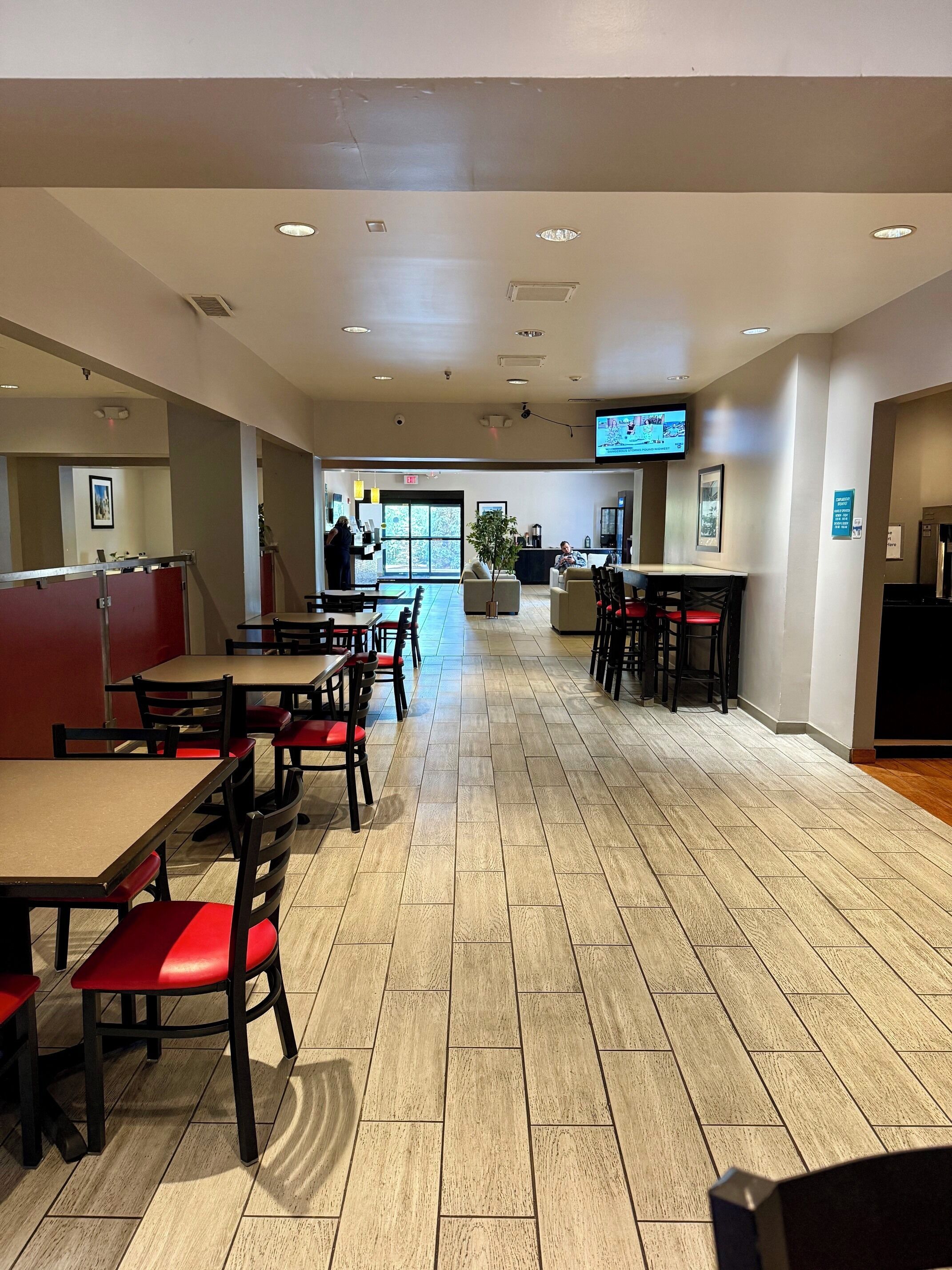 Photo - Ramada by Wyndham Glendale Heights/Lombard
