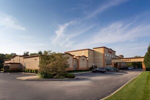 Exterior - Ramada by Wyndham Glendale Heights/Lombard (Glendale Heights)
