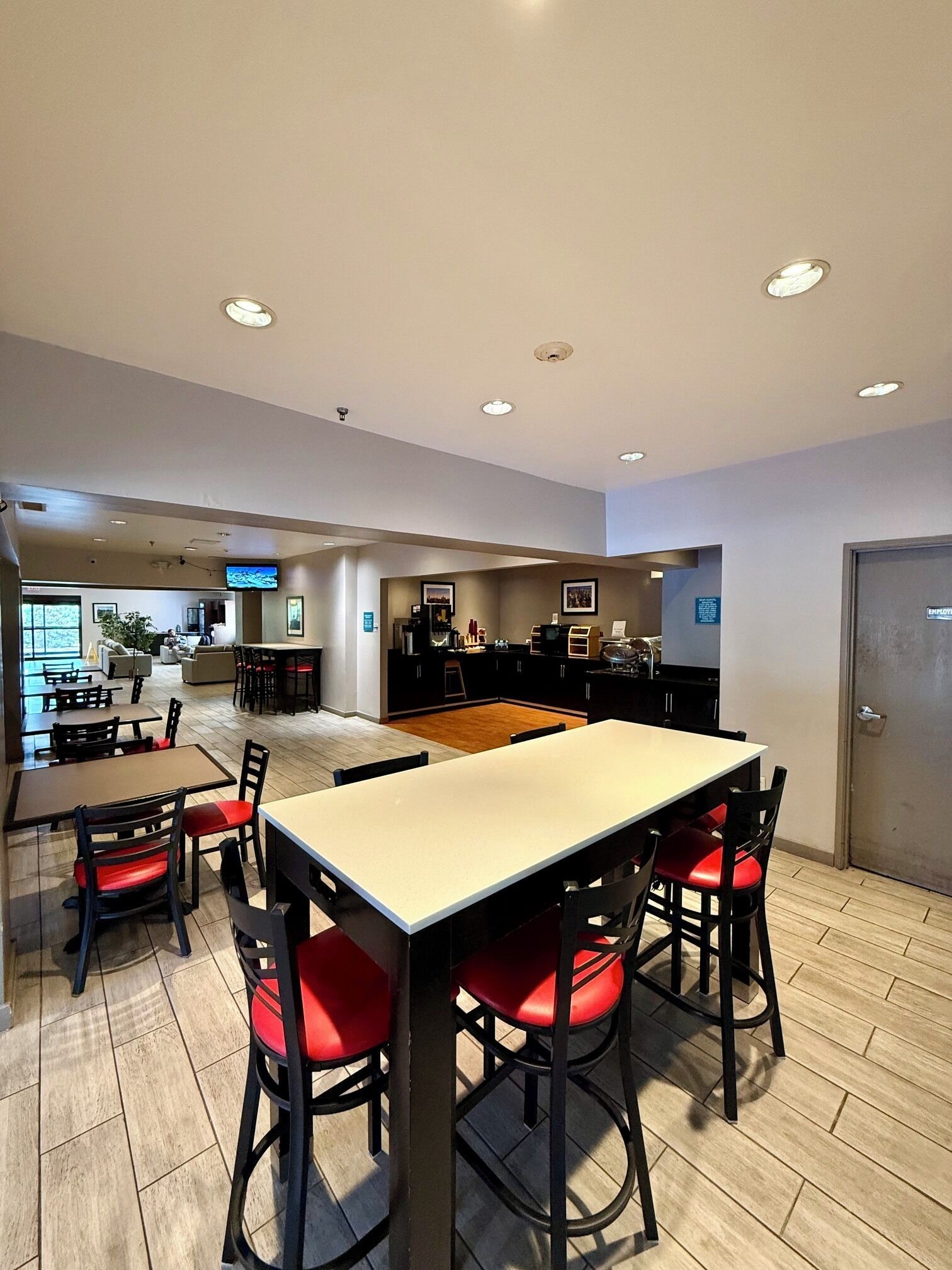 Photo - Ramada by Wyndham Glendale Heights/Lombard