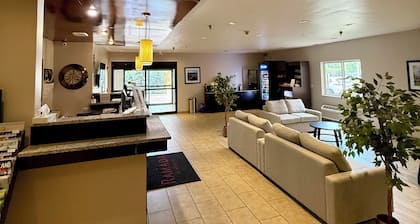 Ramada by Wyndham Glendale Heights/Lombard