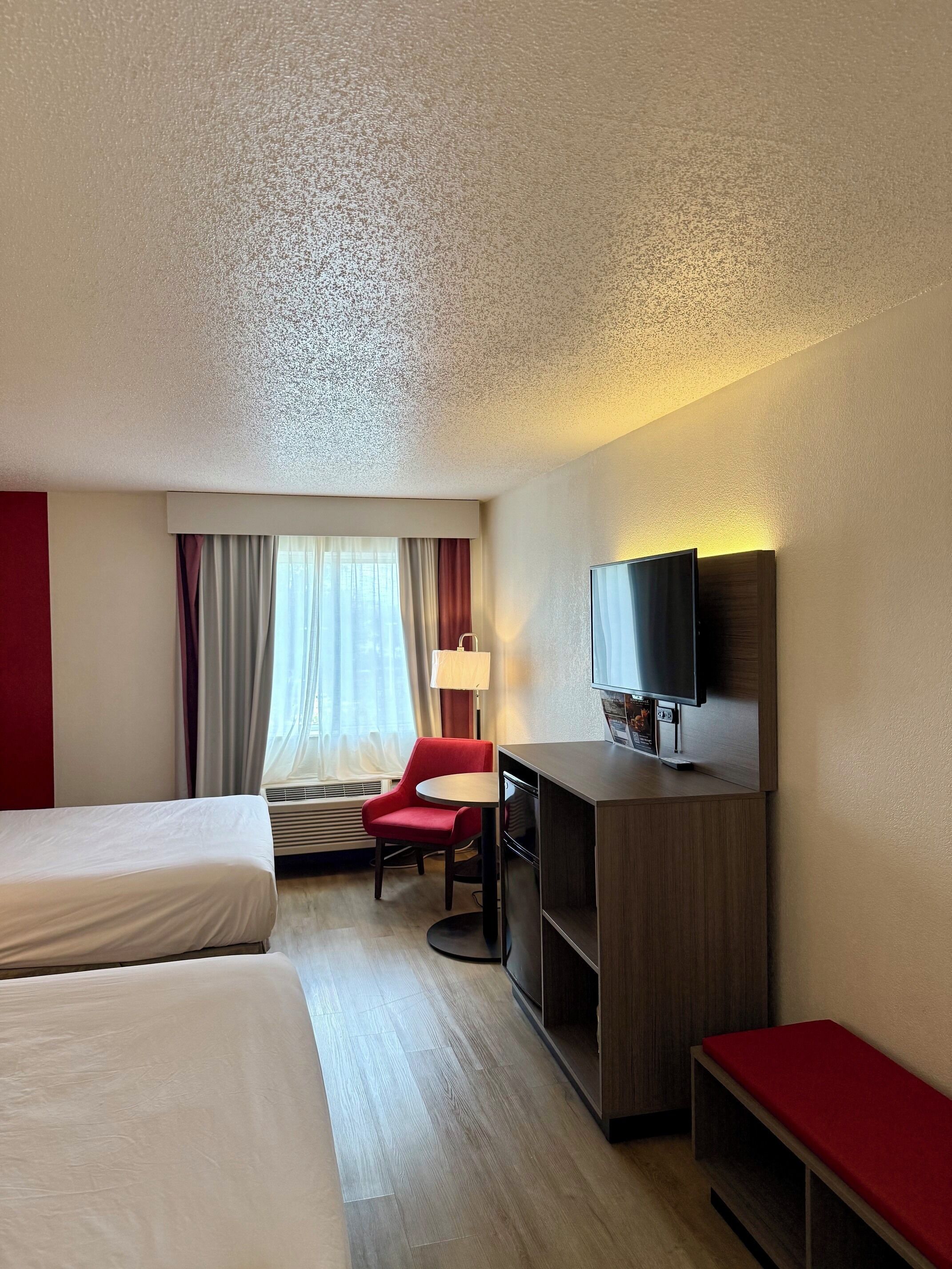 Photo - Ramada by Wyndham Glendale Heights/Lombard