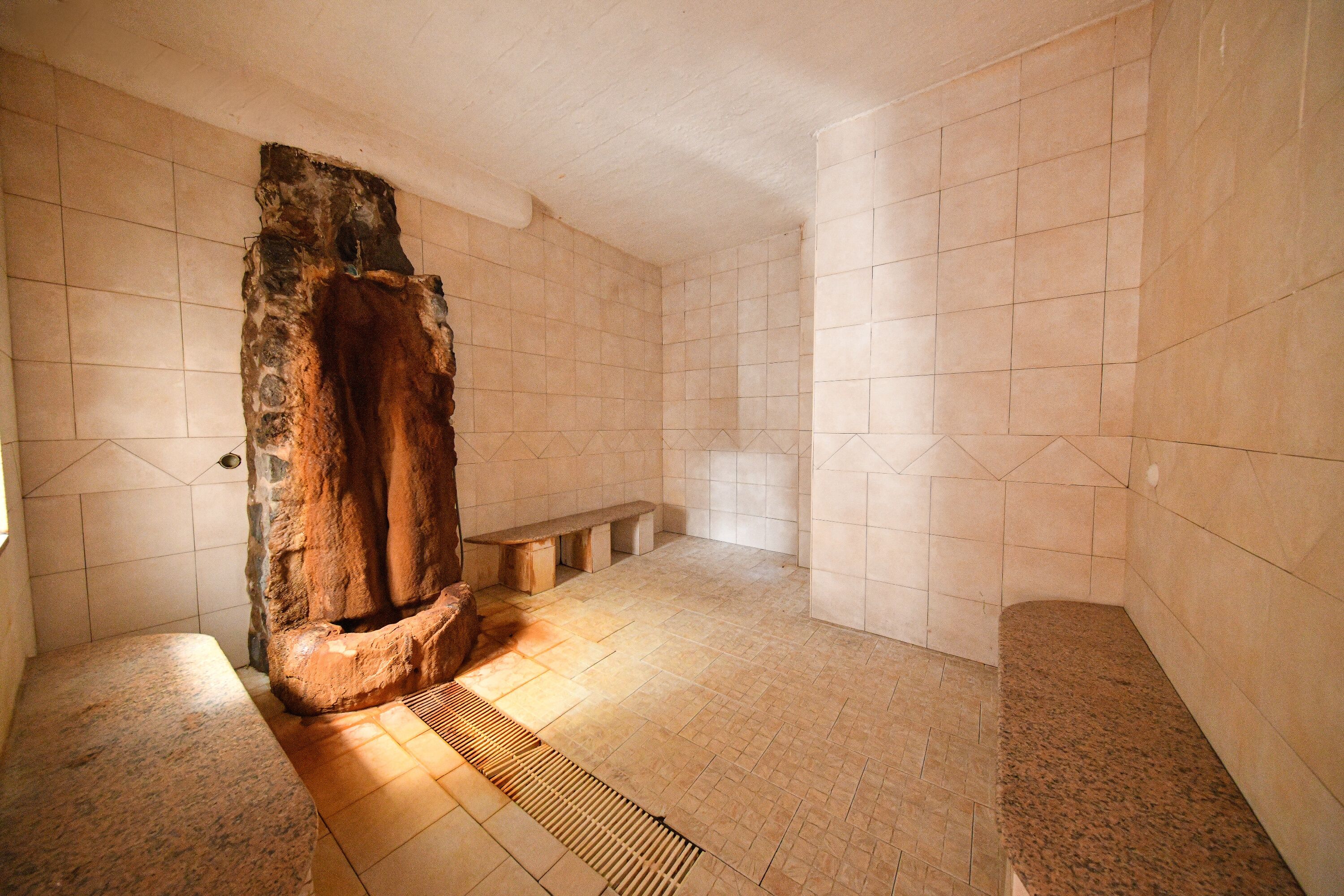 Hot springs/mineral springs, Turkish bath/hammam, body treatments