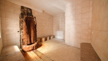 Hot springs/mineral springs, Turkish bath/hammam, body treatments