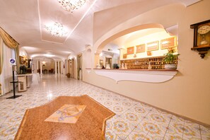 Reception - Grand Hotel Terme Di Augusto (Lacco Ameno)