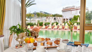 Colazione a buffet inclusa, servita tutte le mattine