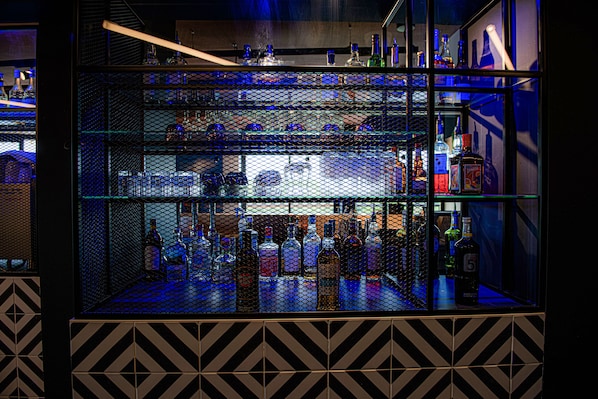 Cocktail bar