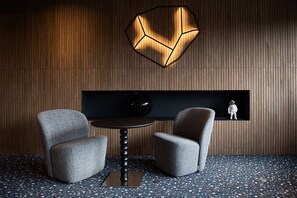 Cocktail bar