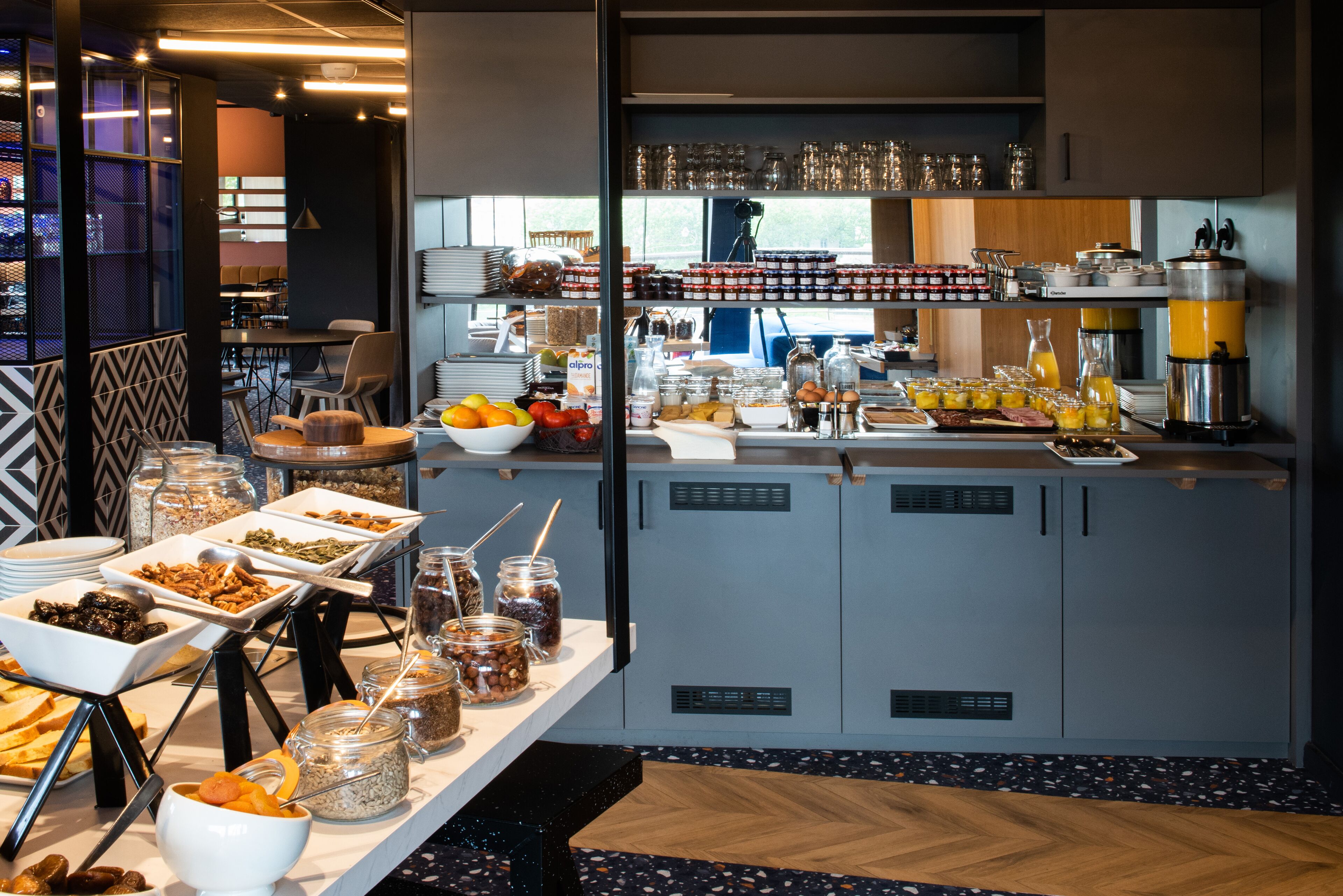 daily buffet breakfast (eur 18 per person)