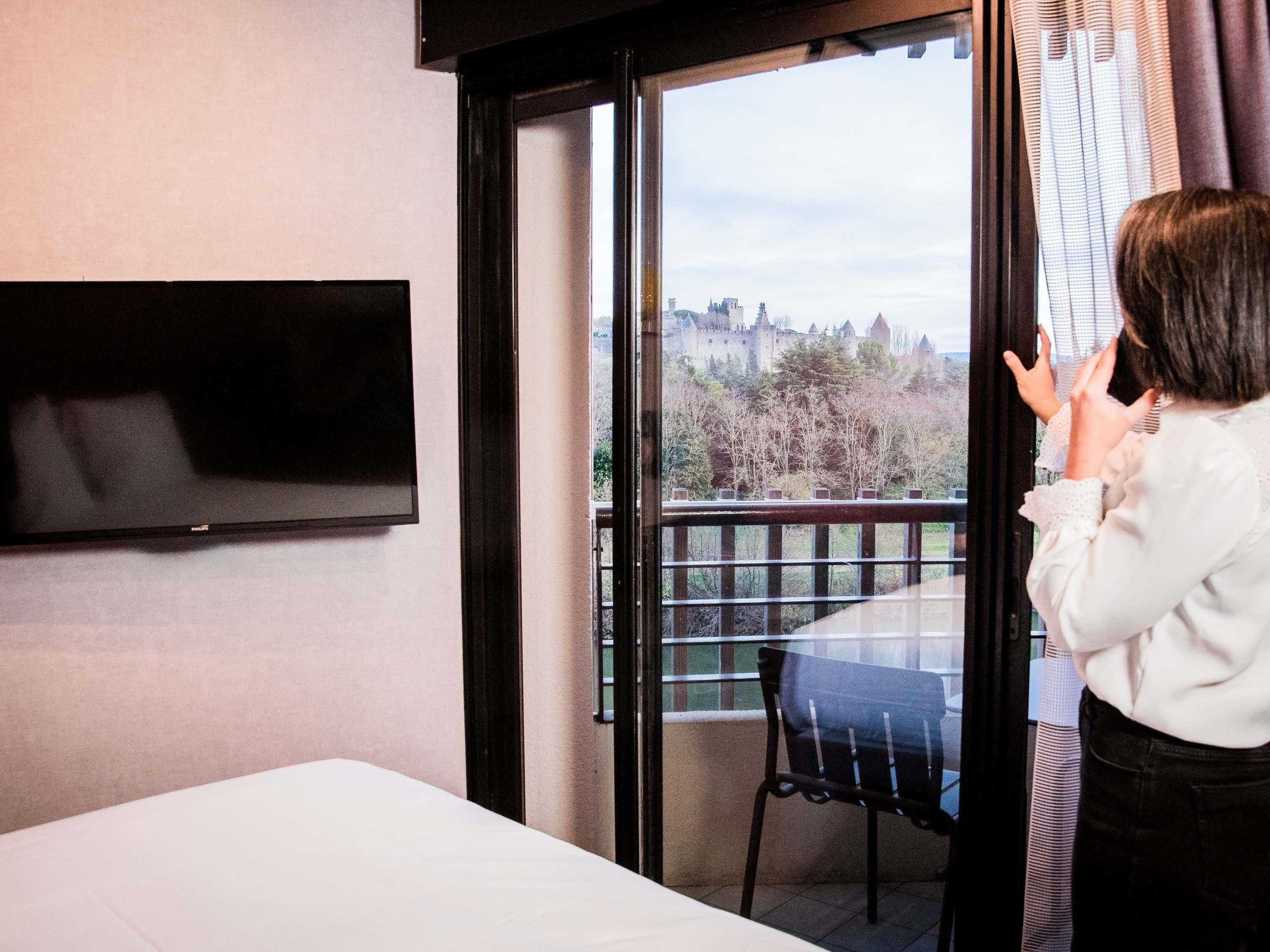 客房, 1 張標準雙人床, 露台 | 特厚豪華床墊、房內夾萬、書桌、手提電腦工作空間