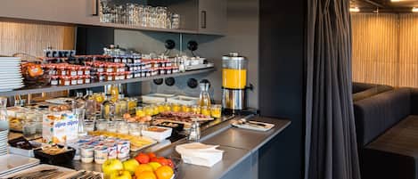 Daily buffet breakfast (EUR 18 per person)