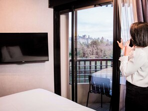 Room, 1 Double Bed, Balcony | 1 bedroom, pillowtop beds, in-room safe, desk