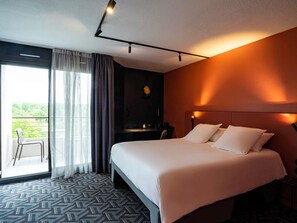Pillowtop beds, in-room safe, desk, laptop workspace - Tribe Carcassonne (Carcassonne)