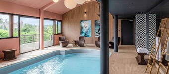 โรงแรมไทรบ์ การ์คาสซอน