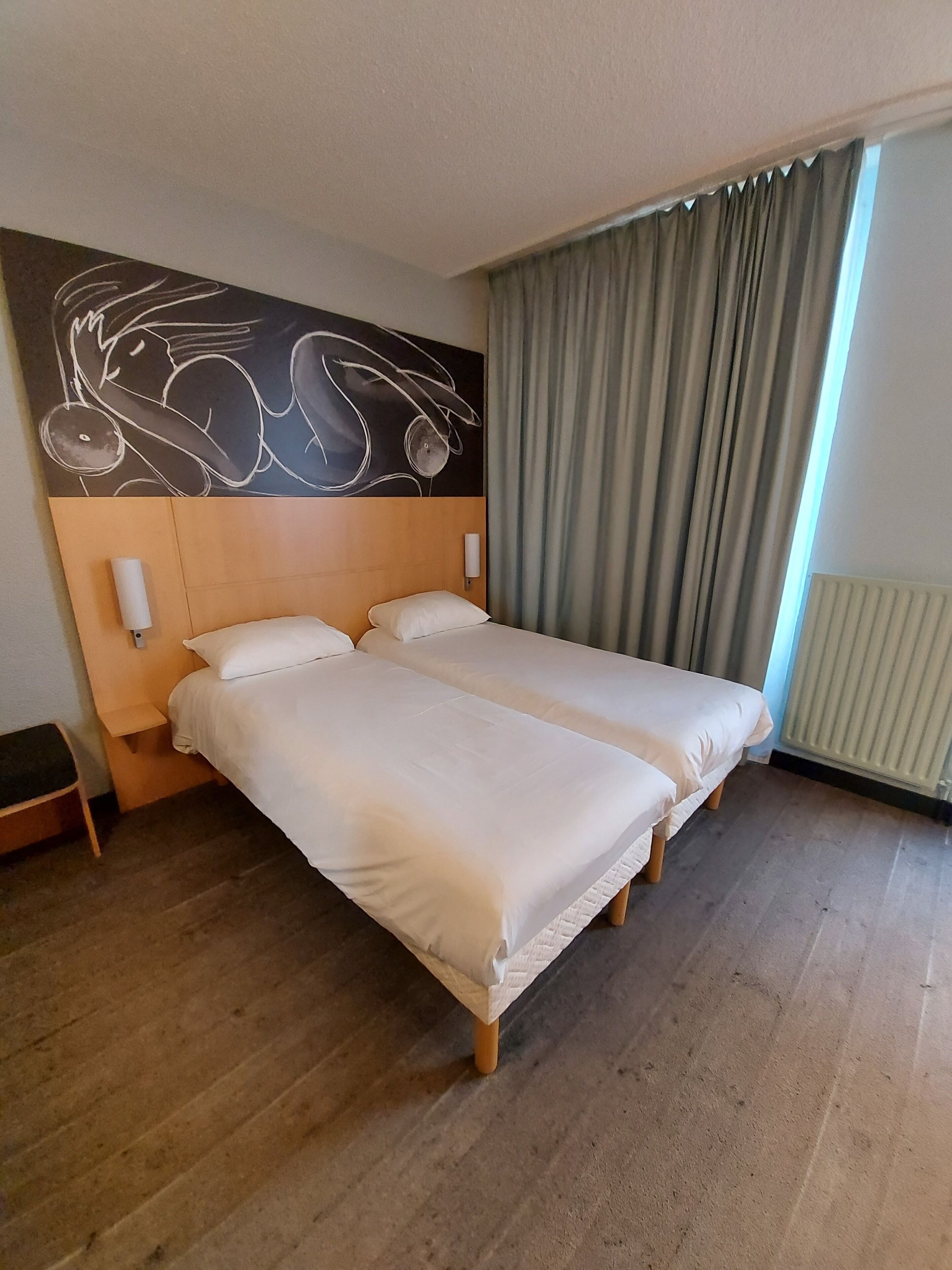 standard room, 2 single beds | premium bedding, desk, blackout curtains, soundproofing