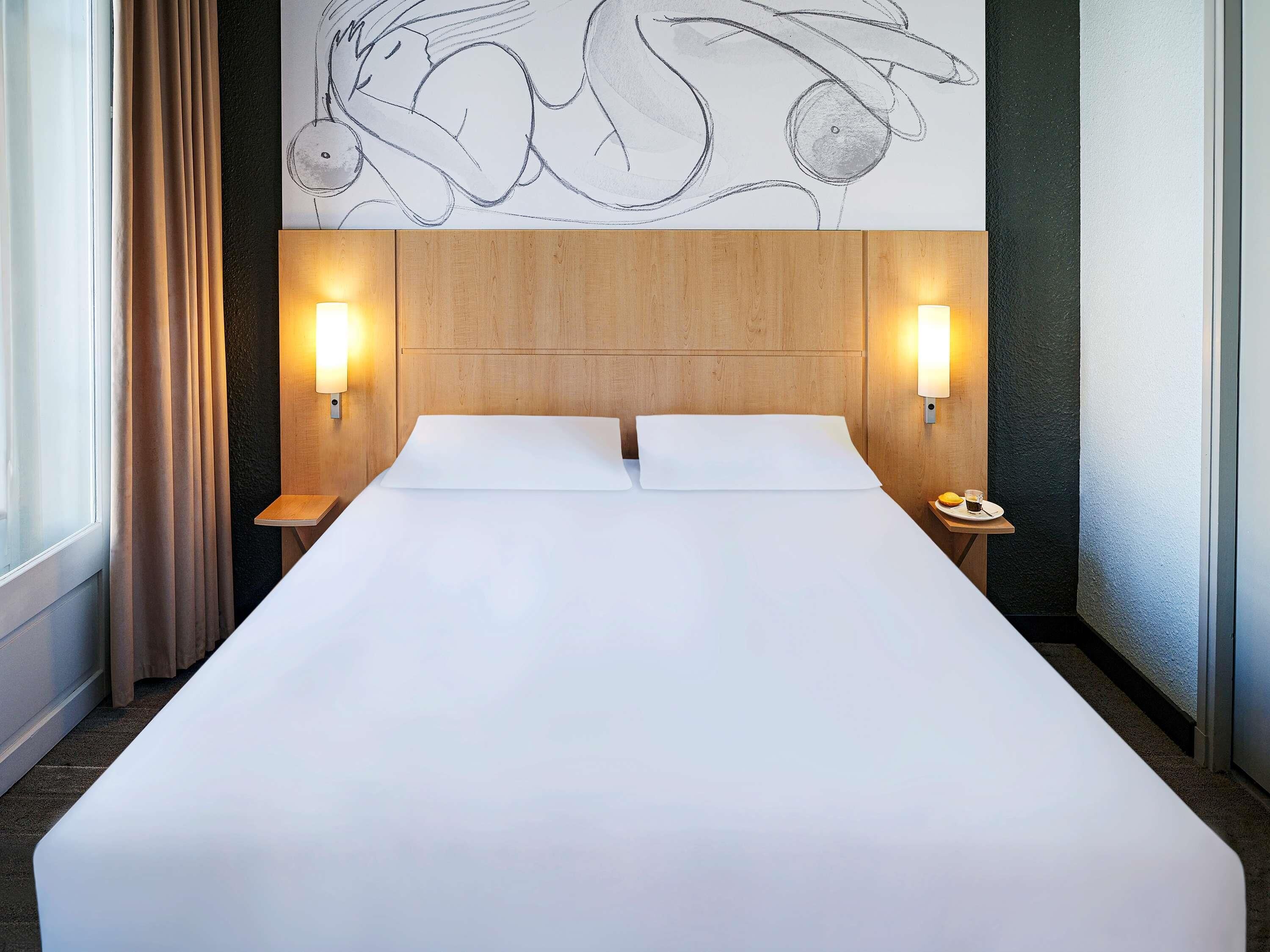 standard double room, 1 double bed | premium bedding, desk, blackout curtains, soundproofing